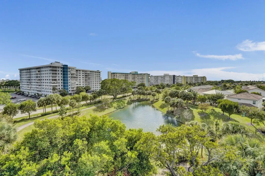4001 Hillcrest Drive Hollywood FL 33021