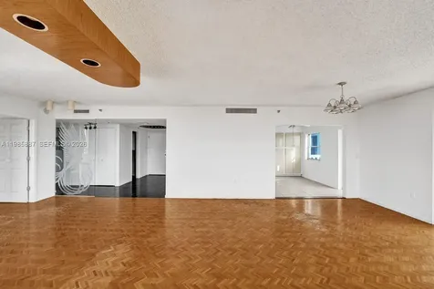 4001 Hillcrest Drive Hollywood FL 33021