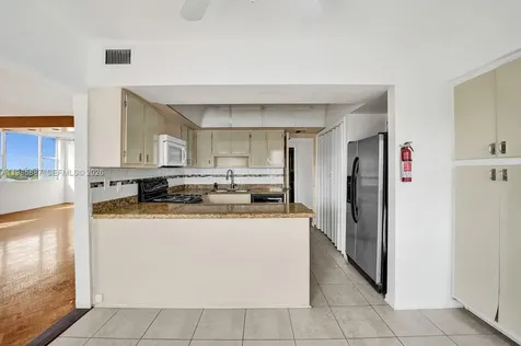 4001 Hillcrest Drive Hollywood FL 33021