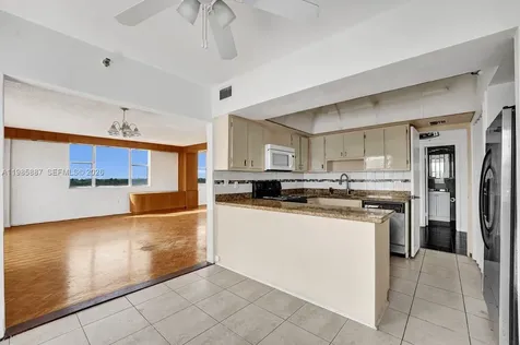 4001 Hillcrest Drive Hollywood FL 33021