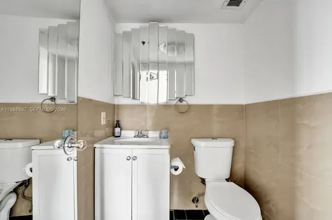 4001 Hillcrest Drive Hollywood FL 33021