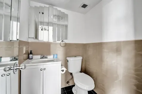 4001 Hillcrest Drive Hollywood FL 33021
