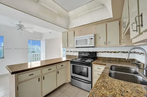 4001 Hillcrest Drive Hollywood FL 33021