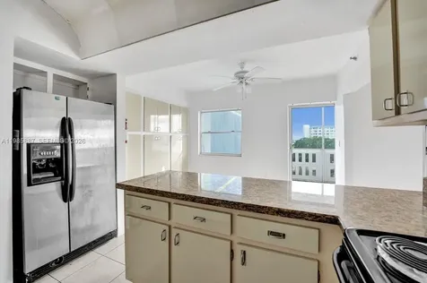 4001 Hillcrest Drive Hollywood FL 33021