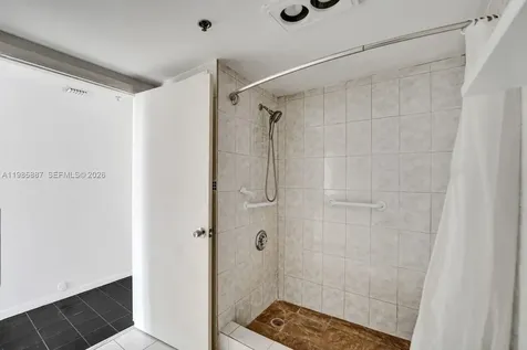 4001 Hillcrest Drive Hollywood FL 33021