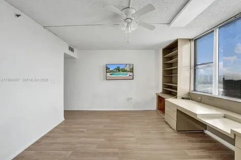 4001 Hillcrest Drive Hollywood FL 33021