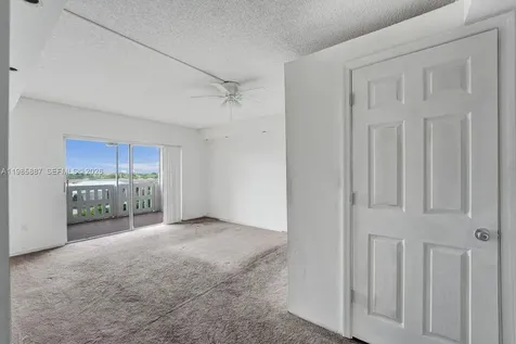 4001 Hillcrest Drive Hollywood FL 33021