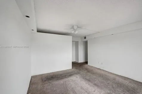 4001 Hillcrest Drive Hollywood FL 33021