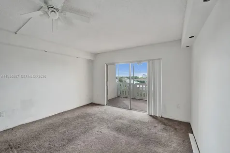 4001 Hillcrest Drive Hollywood FL 33021