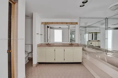 4001 Hillcrest Drive Hollywood FL 33021
