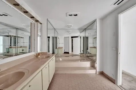 4001 Hillcrest Drive Hollywood FL 33021