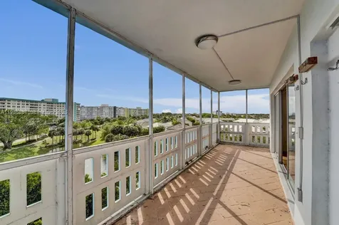 4001 Hillcrest Drive Hollywood FL 33021