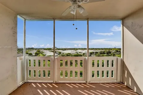 4001 Hillcrest Drive Hollywood FL 33021