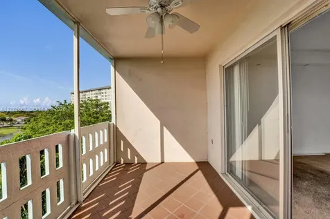 4001 Hillcrest Drive Hollywood FL 33021