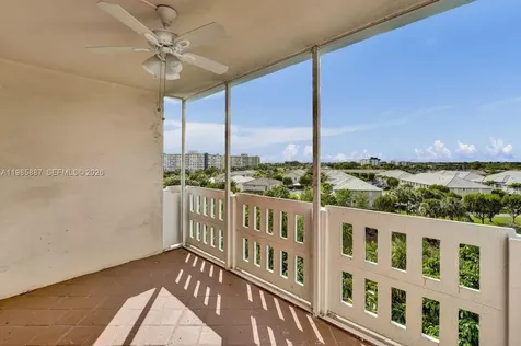 4001 Hillcrest Drive Hollywood FL 33021