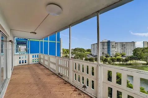 4001 Hillcrest Drive Hollywood FL 33021