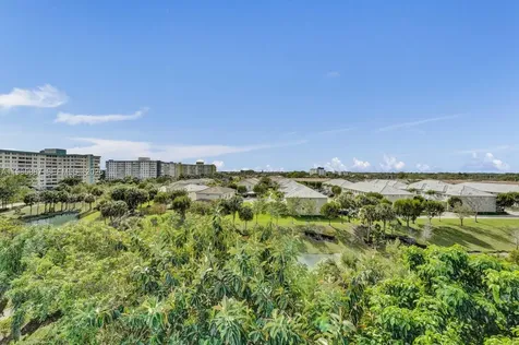 4001 Hillcrest Drive Hollywood FL 33021
