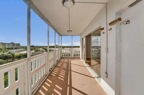4001 Hillcrest Drive Hollywood FL 33021