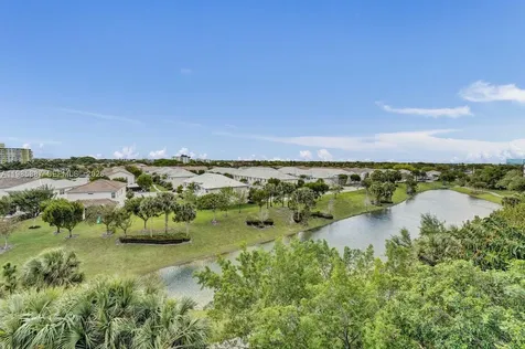 4001 Hillcrest Drive Hollywood FL 33021