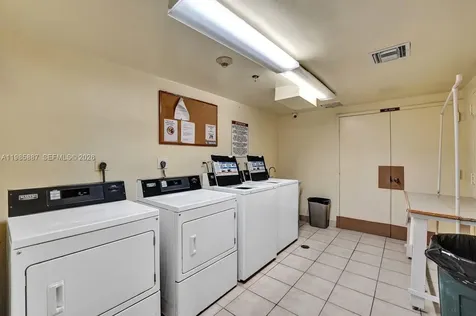 4001 Hillcrest Drive Hollywood FL 33021