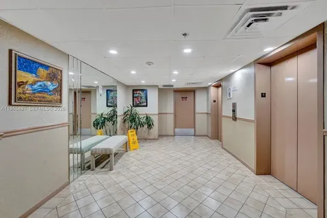 4001 Hillcrest Drive Hollywood FL 33021