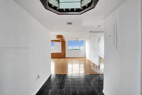 4001 Hillcrest Drive Hollywood FL 33021