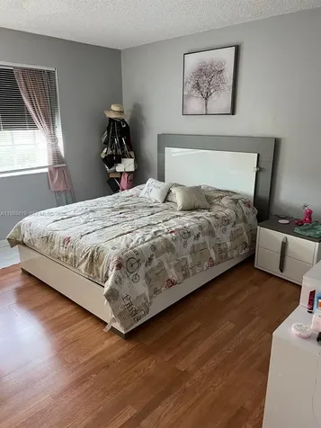 8657 SW 5th Street Pembroke Pines FL 33025