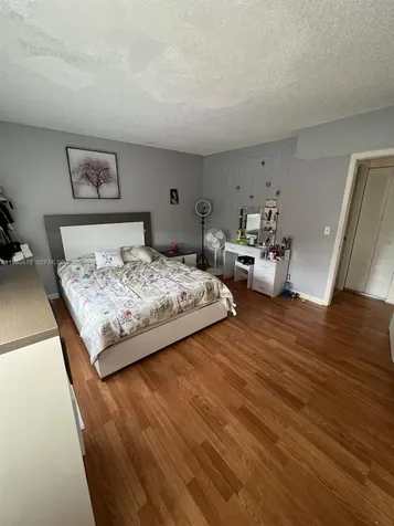 8657 SW 5th Street Pembroke Pines FL 33025