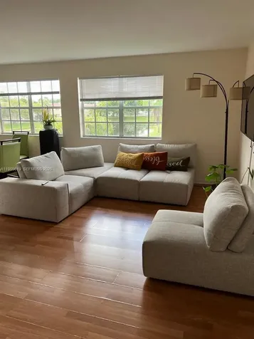 8657 SW 5th Street Pembroke Pines FL 33025