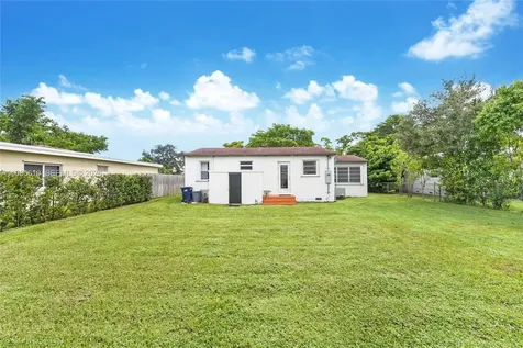 6457 SW 10th Street West Miami FL 33144