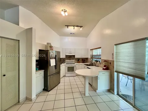 2102 NW 193rd Avenue Pembroke Pines FL 33029