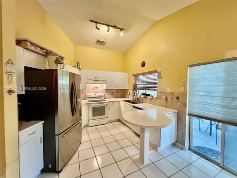 2102 NW 193rd Avenue Pembroke Pines FL 33029