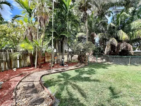 2102 NW 193rd Avenue Pembroke Pines FL 33029