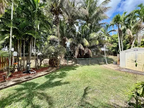 2102 NW 193rd Avenue Pembroke Pines FL 33029