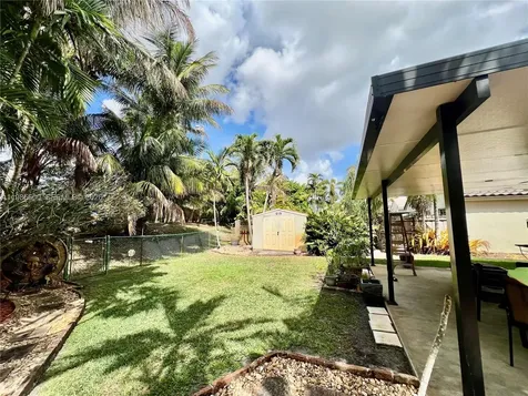 2102 NW 193rd Avenue Pembroke Pines FL 33029