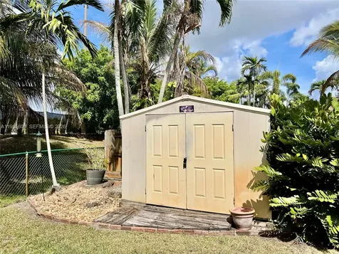 2102 NW 193rd Avenue Pembroke Pines FL 33029