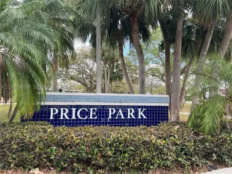 2102 NW 193rd Avenue Pembroke Pines FL 33029