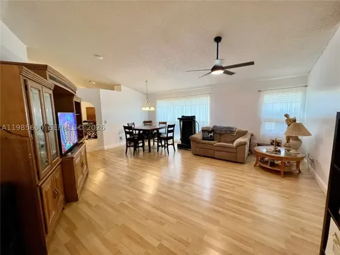 2102 NW 193rd Avenue Pembroke Pines FL 33029