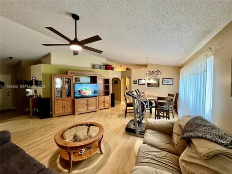 2102 NW 193rd Avenue Pembroke Pines FL 33029