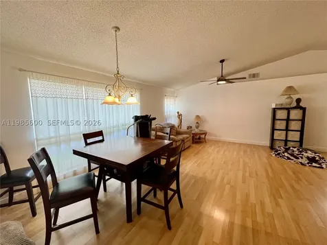 2102 NW 193rd Avenue Pembroke Pines FL 33029