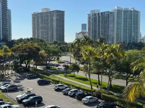 3675 N Country Club Drive Aventura FL 33180