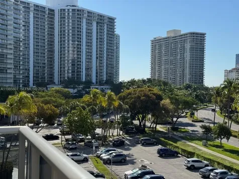 3675 N Country Club Drive Aventura FL 33180