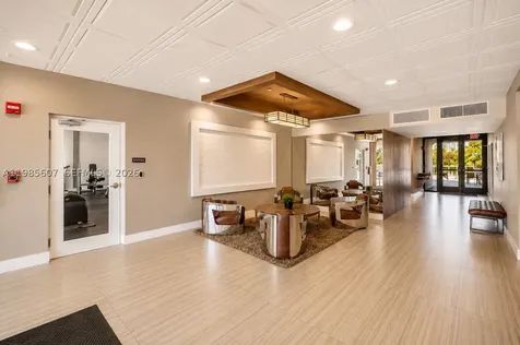 3675 N Country Club Drive Aventura FL 33180
