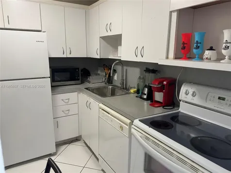 3675 N Country Club Drive Aventura FL 33180