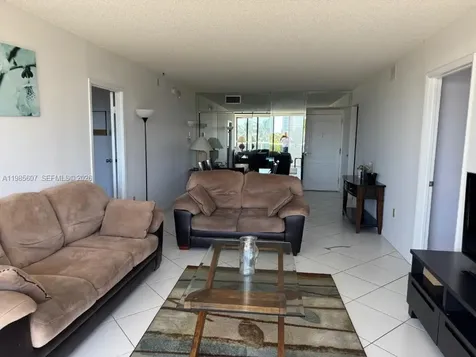 3675 N Country Club Drive Aventura FL 33180