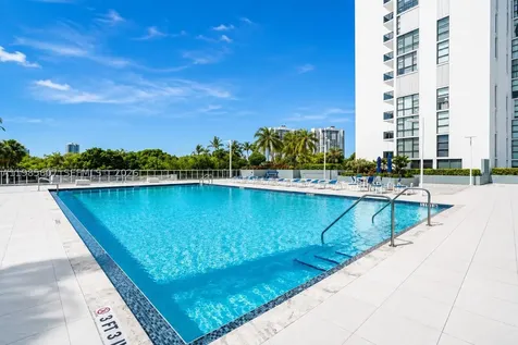 3675 N Country Club Drive Aventura FL 33180