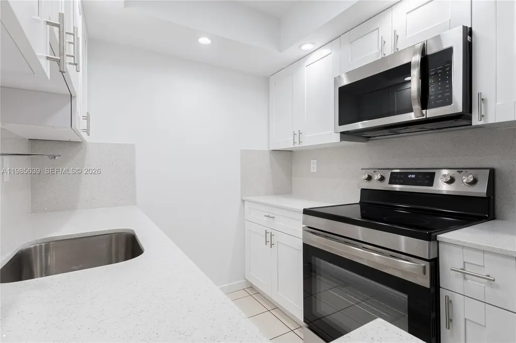 9405 W Flagler Street Miami FL 33174