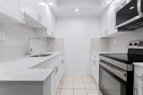 9405 W Flagler Street Miami FL 33174