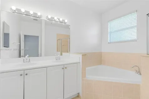 22424 SW 89th Path Cutler Bay FL 33190