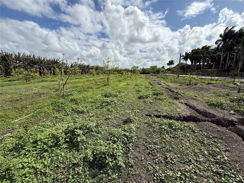 16455 SW 207 Miami FL 33187